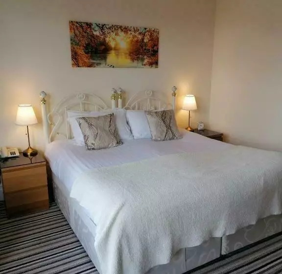 هتل Edendale House