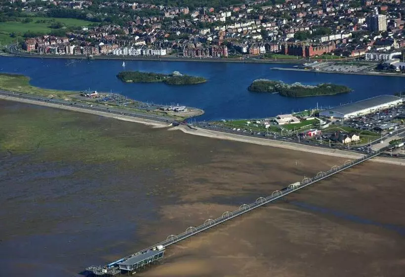 هتل Edendale House