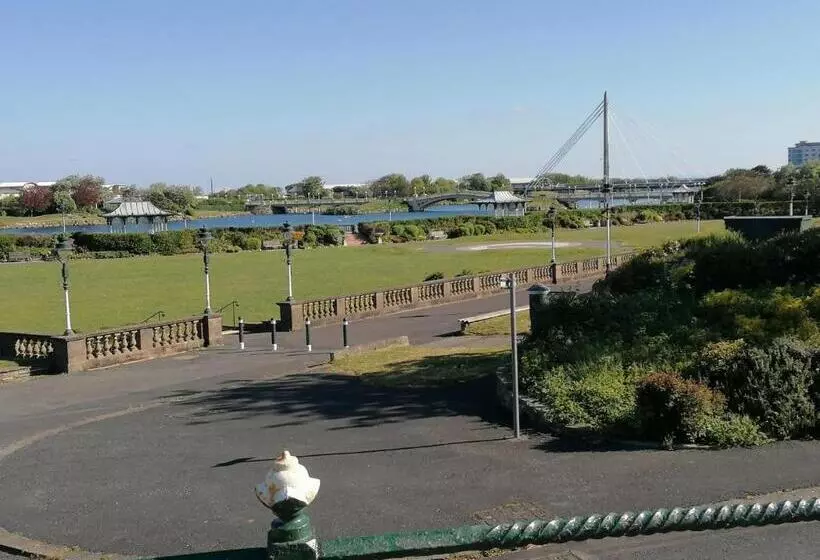 هتل Edendale House