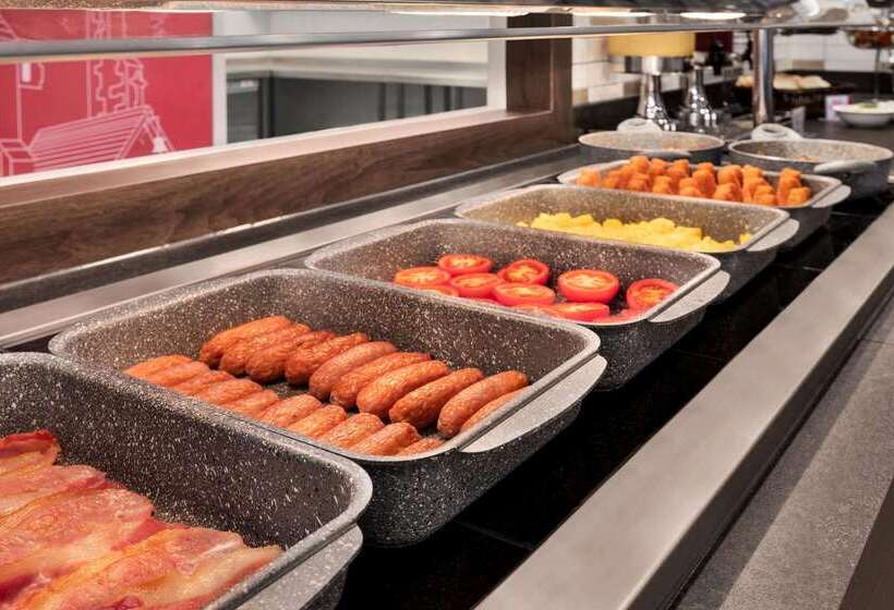 בית מלון כפרי Ramada By Wyndham Cobham