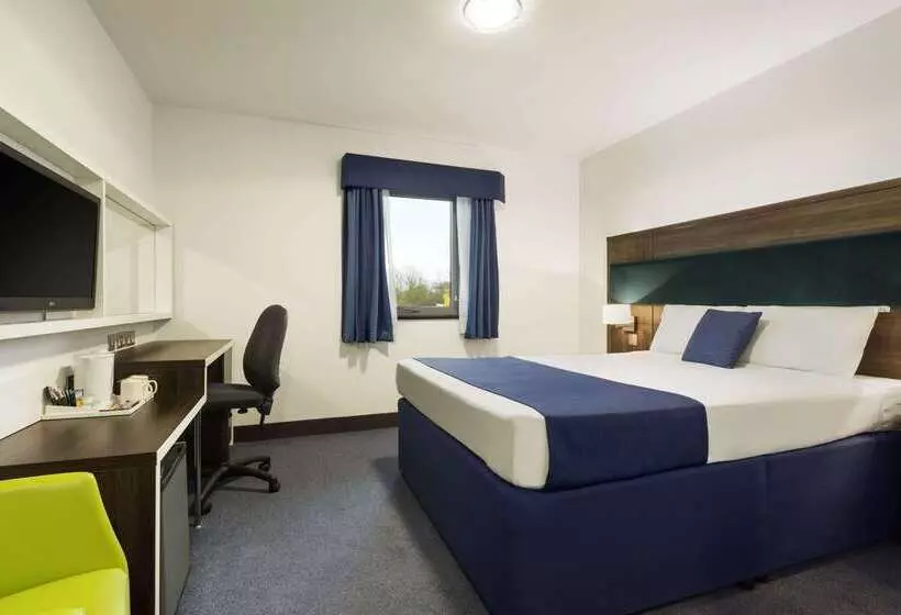 酒店 Ramada By Wyndham Cobham