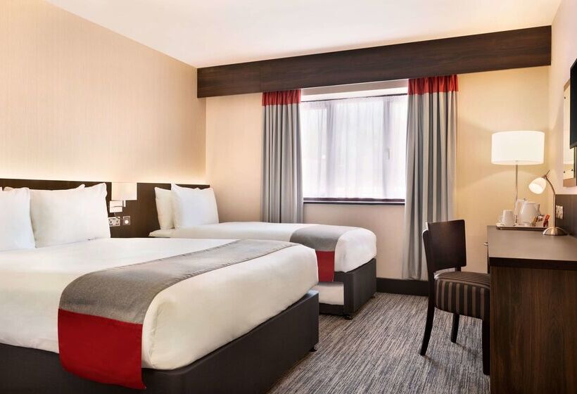 בית מלון כפרי Ramada By Wyndham Cobham