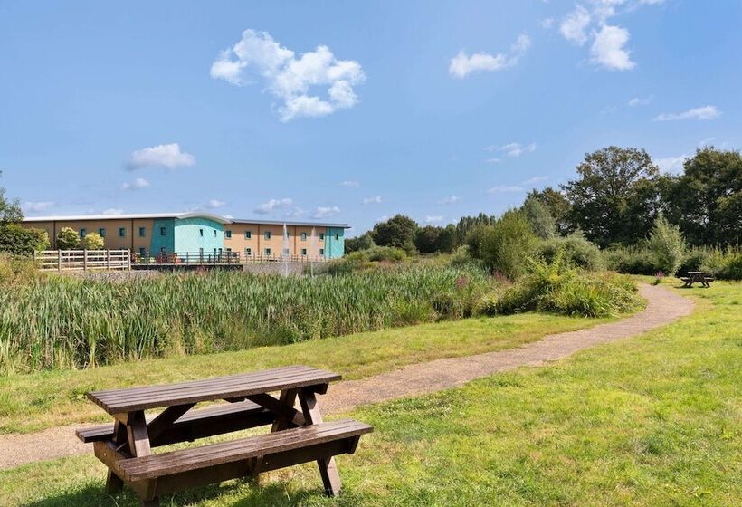 בית מלון כפרי Ramada By Wyndham Cobham