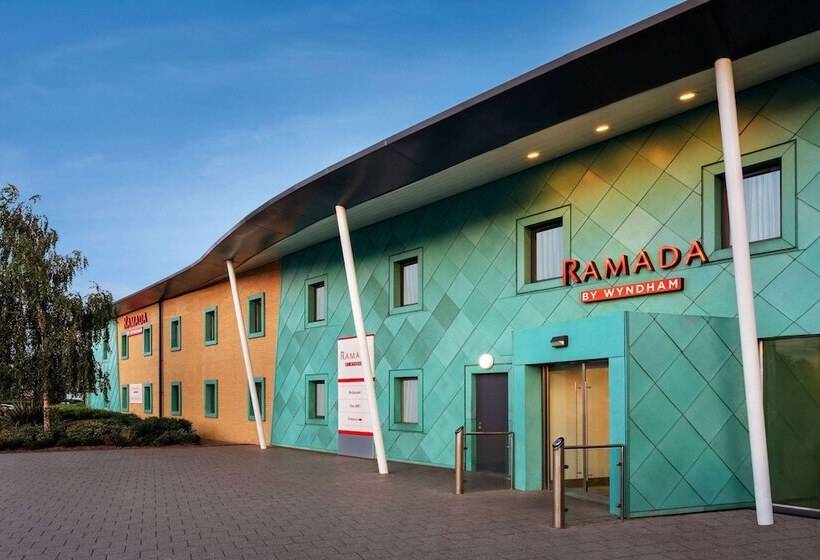 בית מלון כפרי Ramada By Wyndham Cobham