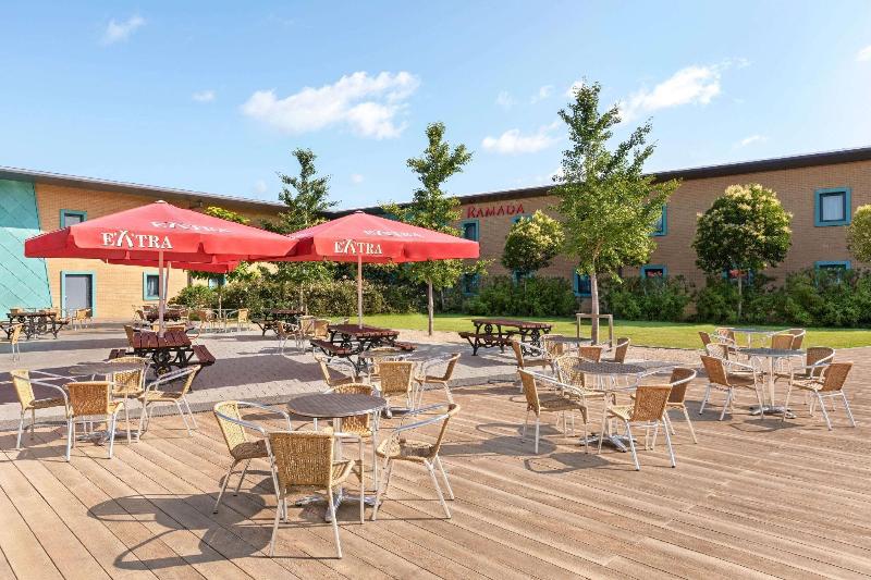 בית מלון כפרי Ramada By Wyndham Cobham