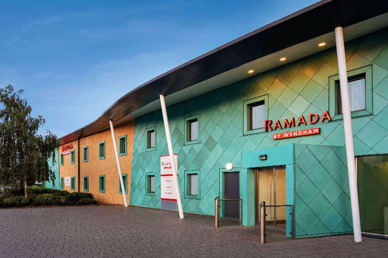 בית מלון כפרי Ramada By Wyndham Cobham