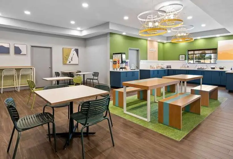ホテル Spark By Hilton Wichita Falls