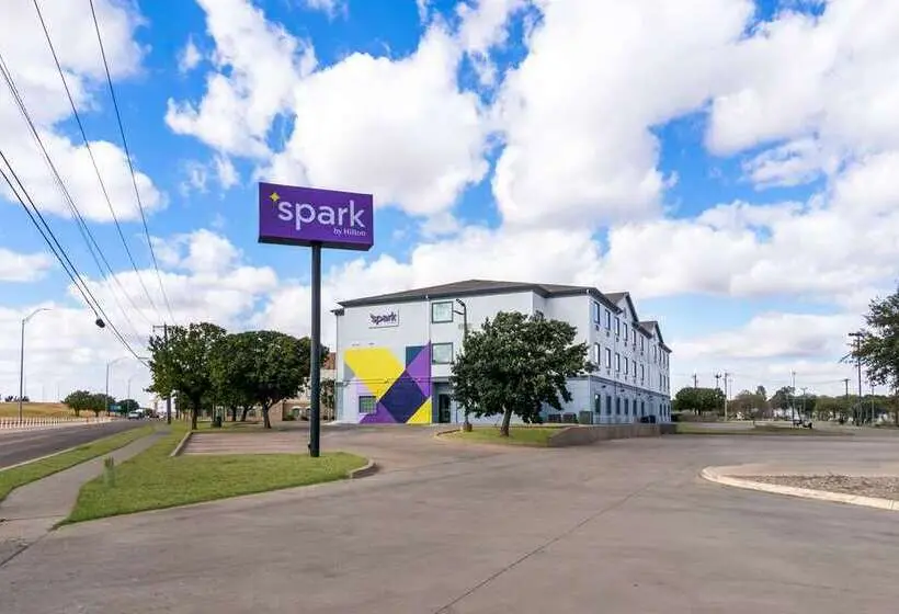 ホテル Spark By Hilton Wichita Falls