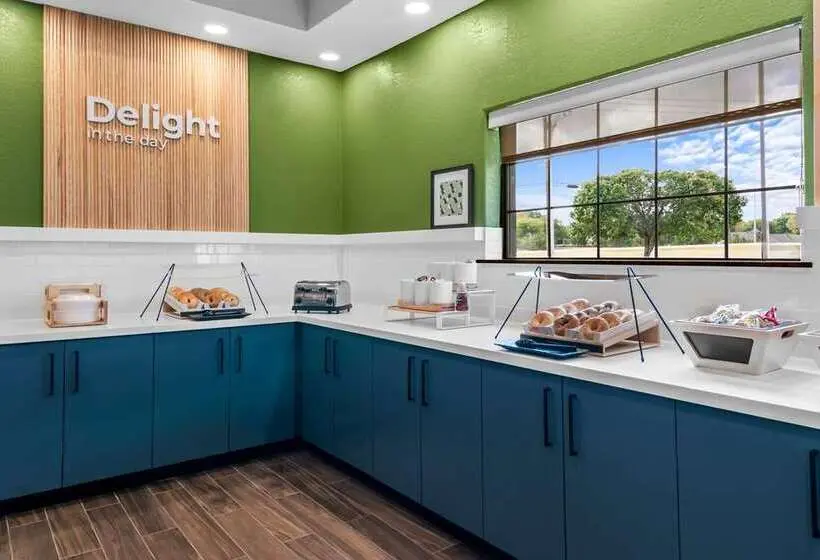 ホテル Spark By Hilton Wichita Falls