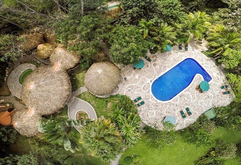 هتل The Lodge At Pico Bonito