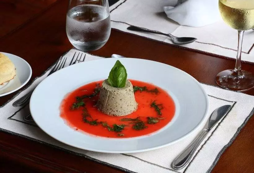 هتل The Lodge At Pico Bonito