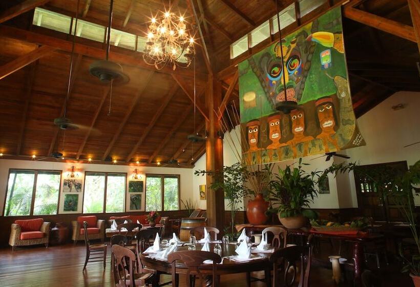 هتل The Lodge At Pico Bonito