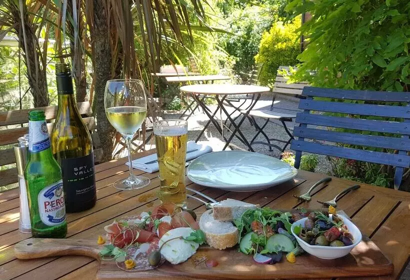 בית מלון כפרי The Mooring Post