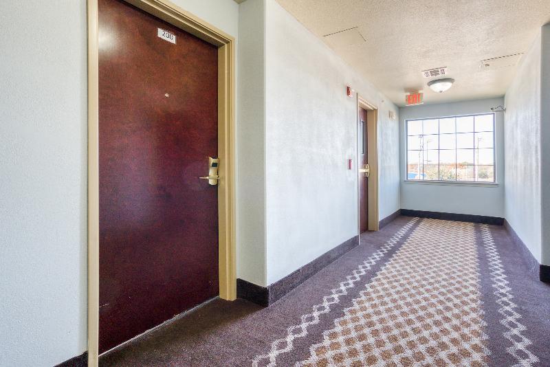 Отель Spark By Hilton Wichita Falls