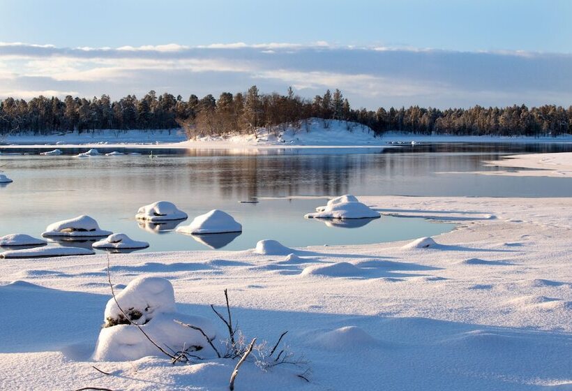 Wilderness Hotel Nellim & Igloos