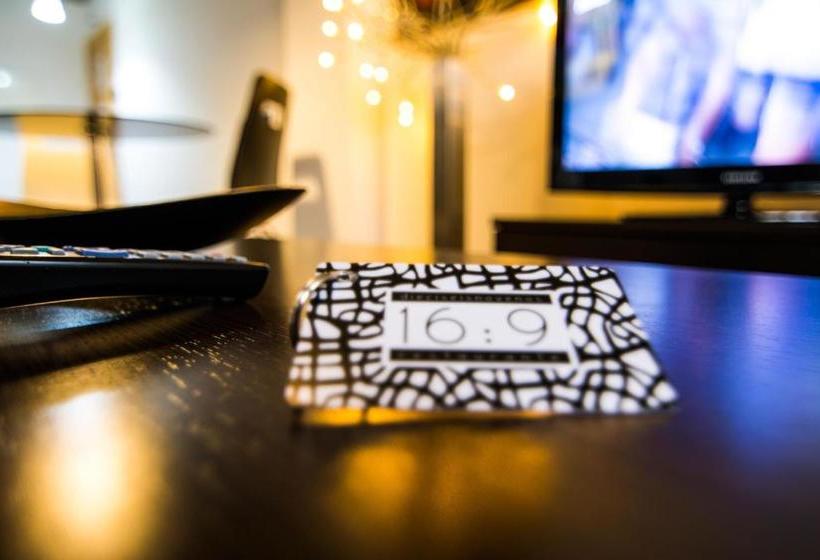 Apartamentos 16:9 Suites Almería