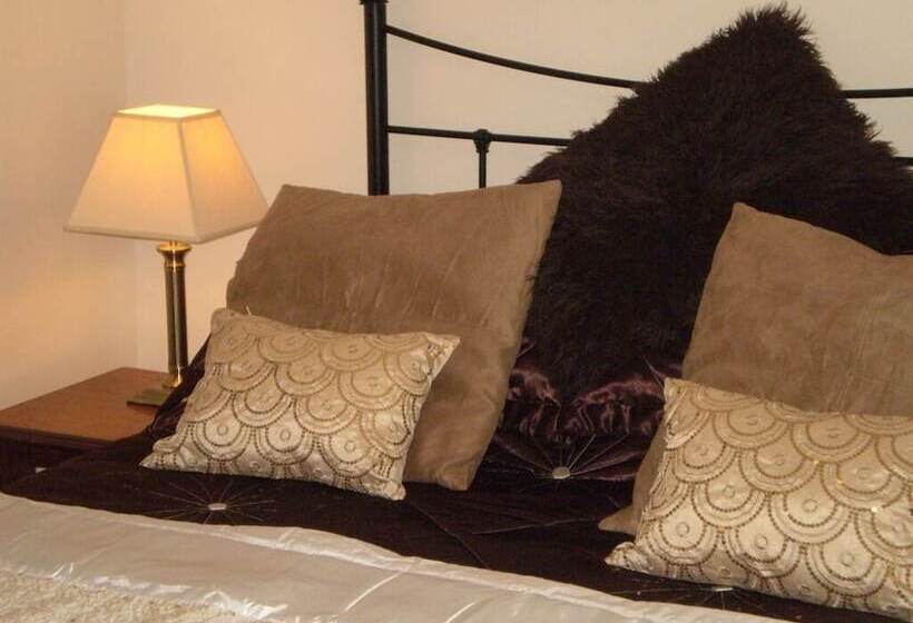 Causeway Tavern Bed & Breakfast