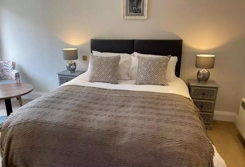 Hostelli The Crown Of Cookham