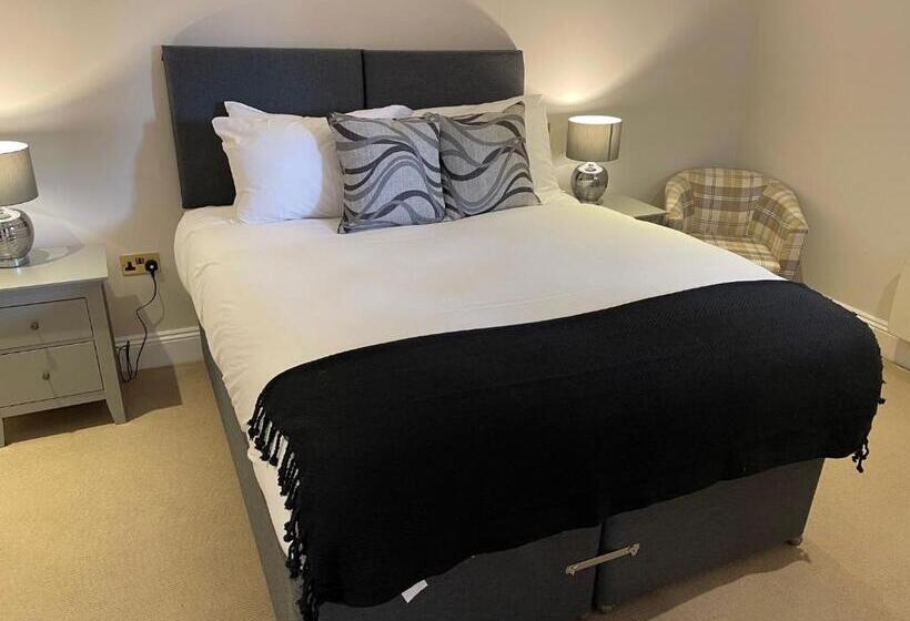 簡易ホテル The Crown Of Cookham