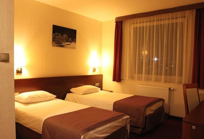 בית מלון כפרי Arena Expo