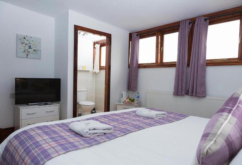 Отель Breeze Guest House