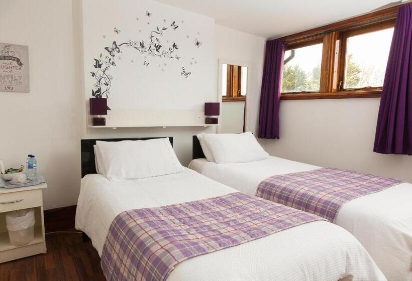 Отель Breeze Guest House