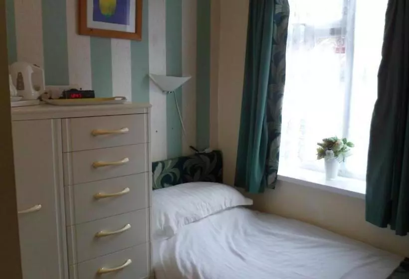 Hotelli Brentwood House