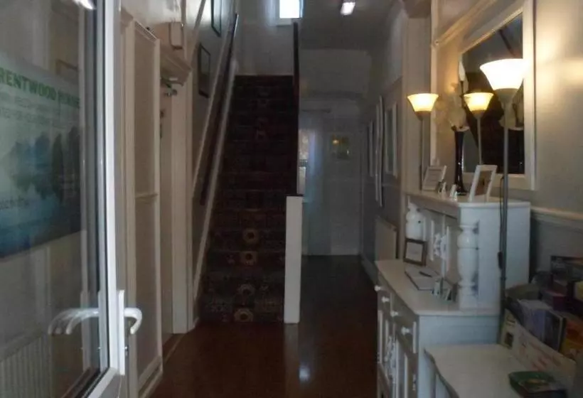 Hotelli Brentwood House