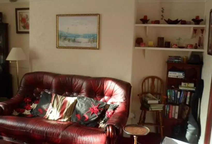 Hotelli Brentwood House