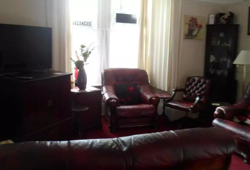 Hotelli Brentwood House