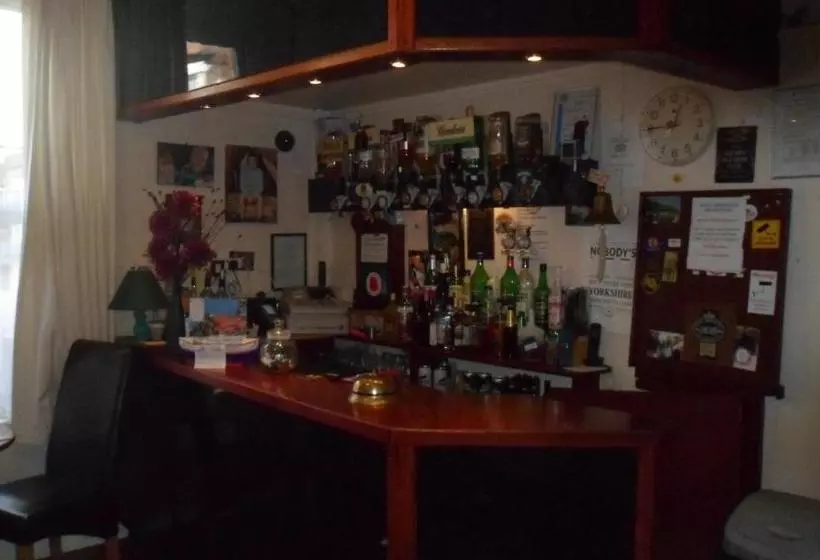 Hotelli Brentwood House