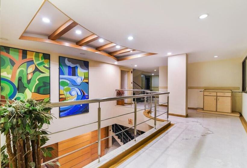 فندق Capital O Grand Plaza