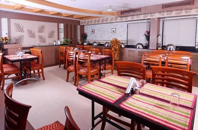 فندق Capital O Grand Plaza