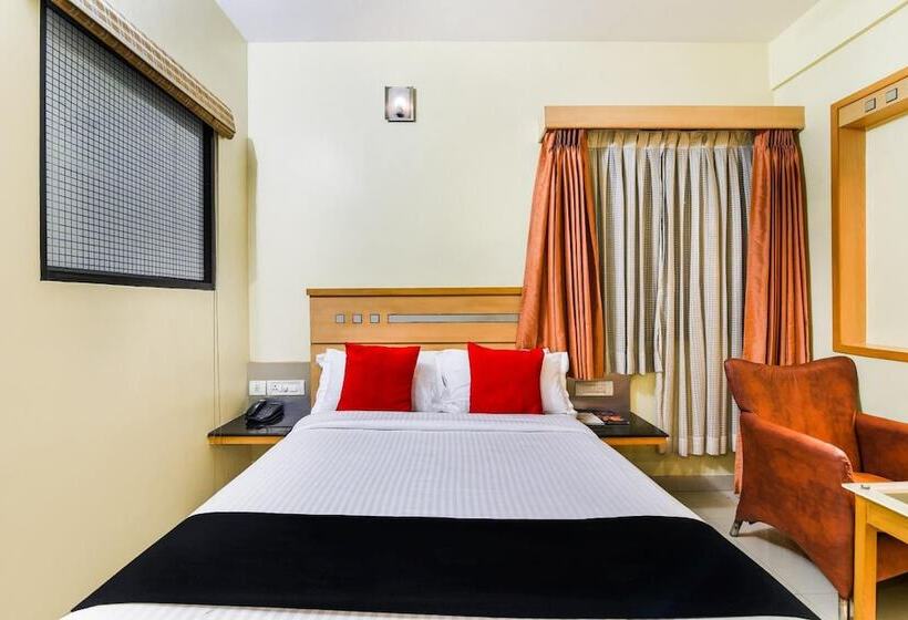 فندق Capital O Grand Plaza