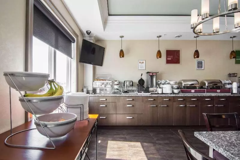 호텔 Comfort Inn & Suites