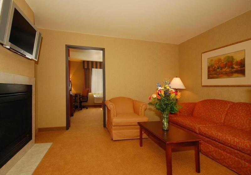 בית מלון כפרי Comfort Suites At Par 4 Resort