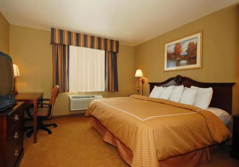 Отель Comfort Suites At Par 4 Resort