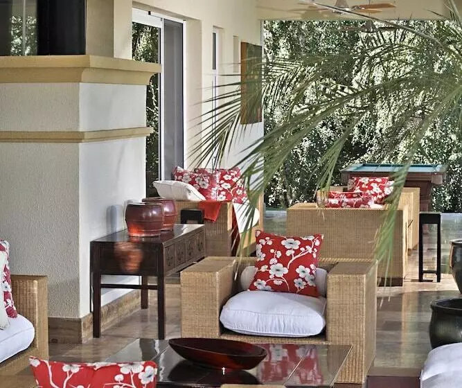 Отель Estancia Mendoza Wine