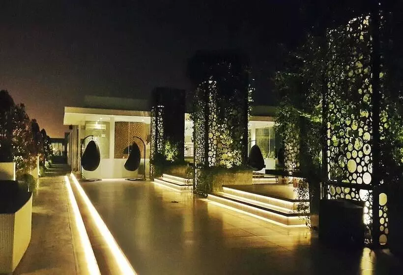 Fm7 Resort Hotel Jakarta Airport