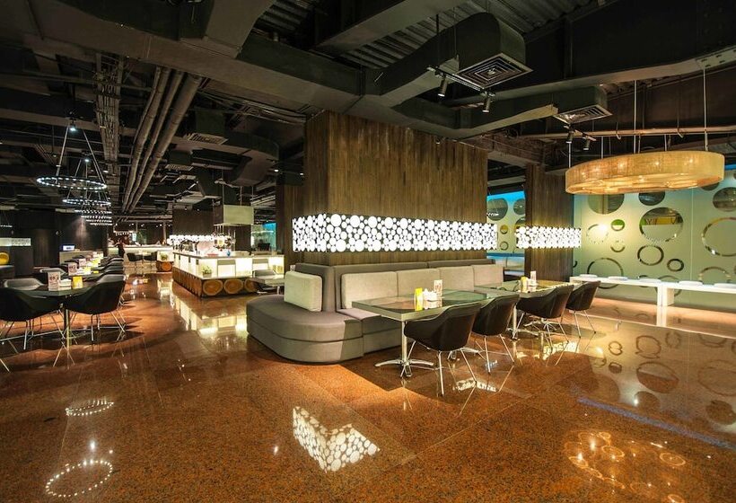 Fm7 Resort Hotel Jakarta Airport