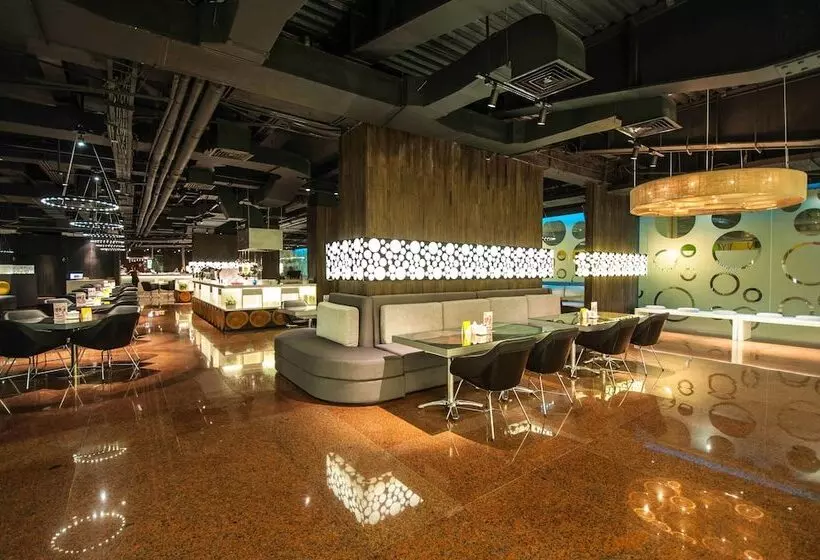 Fm7 Resort Hotel Jakarta Airport