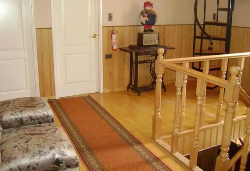 هتل Hostal Casablanca