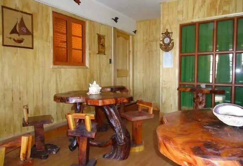 هتل Hostal Casablanca