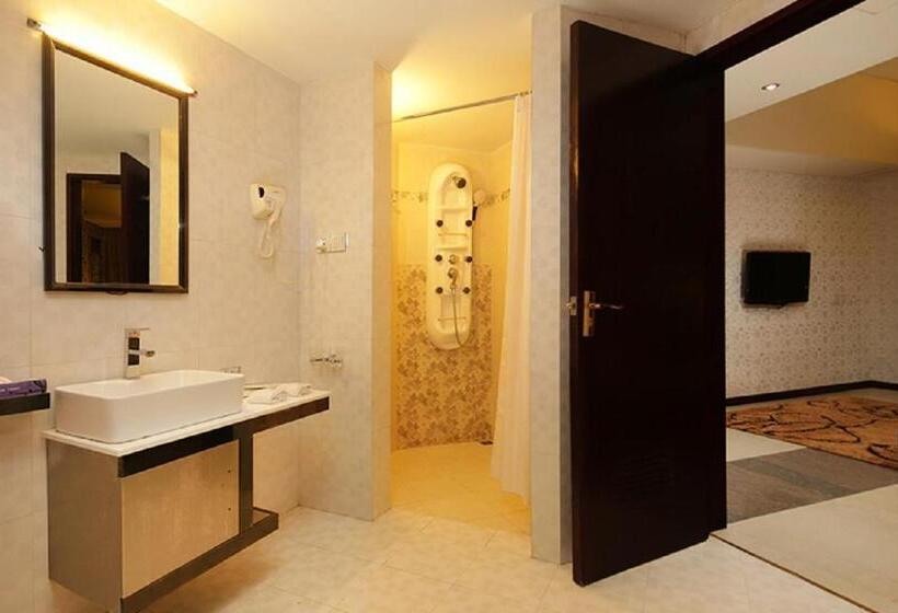 هتل The Cox Today