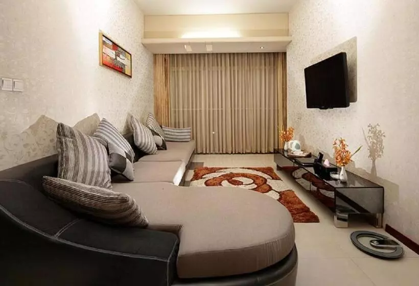 هتل The Cox Today