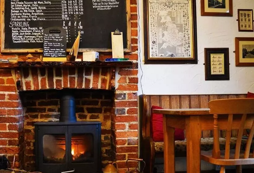 Hotelli The Star And Garter