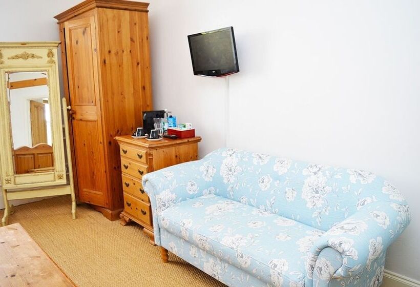 Hotel The Star And Garter