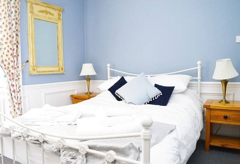 Hotel The Star And Garter