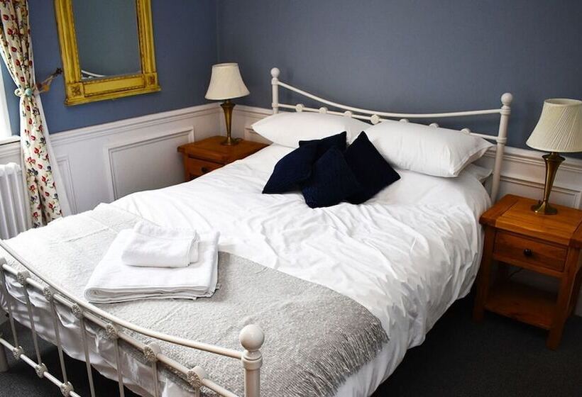 Hotel The Star And Garter