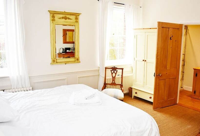 Hotel The Star And Garter